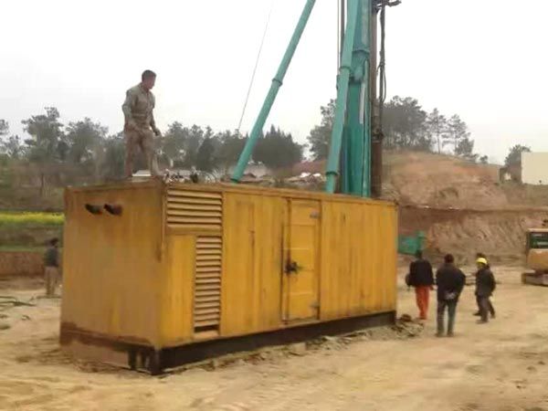 长倘口镇如何判断水冷式机油散热器密封件是否需要更换？